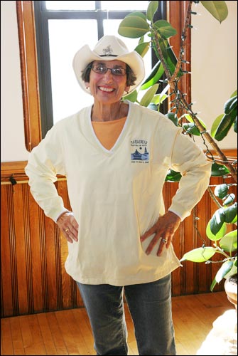 Ladies wind shirt.